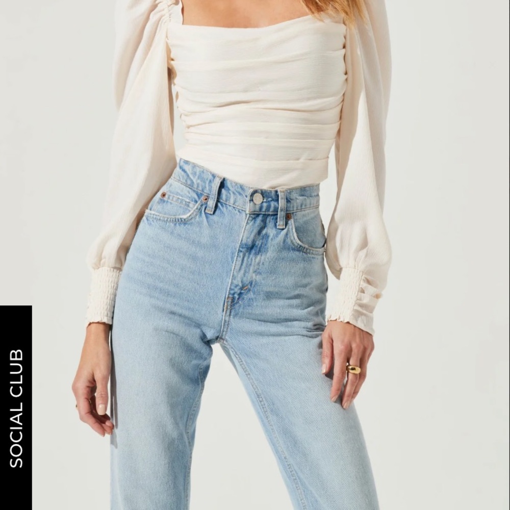 Astr the Label Puff Sleeve Square Neck Top